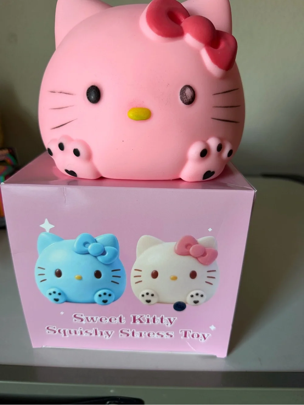 🎀🎀Hello Kitty Pink and Red Bow Squeeze Plush Toy❤️❤️ “VERY CUTE!!”